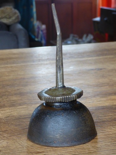 Ancienne burette huile - a,